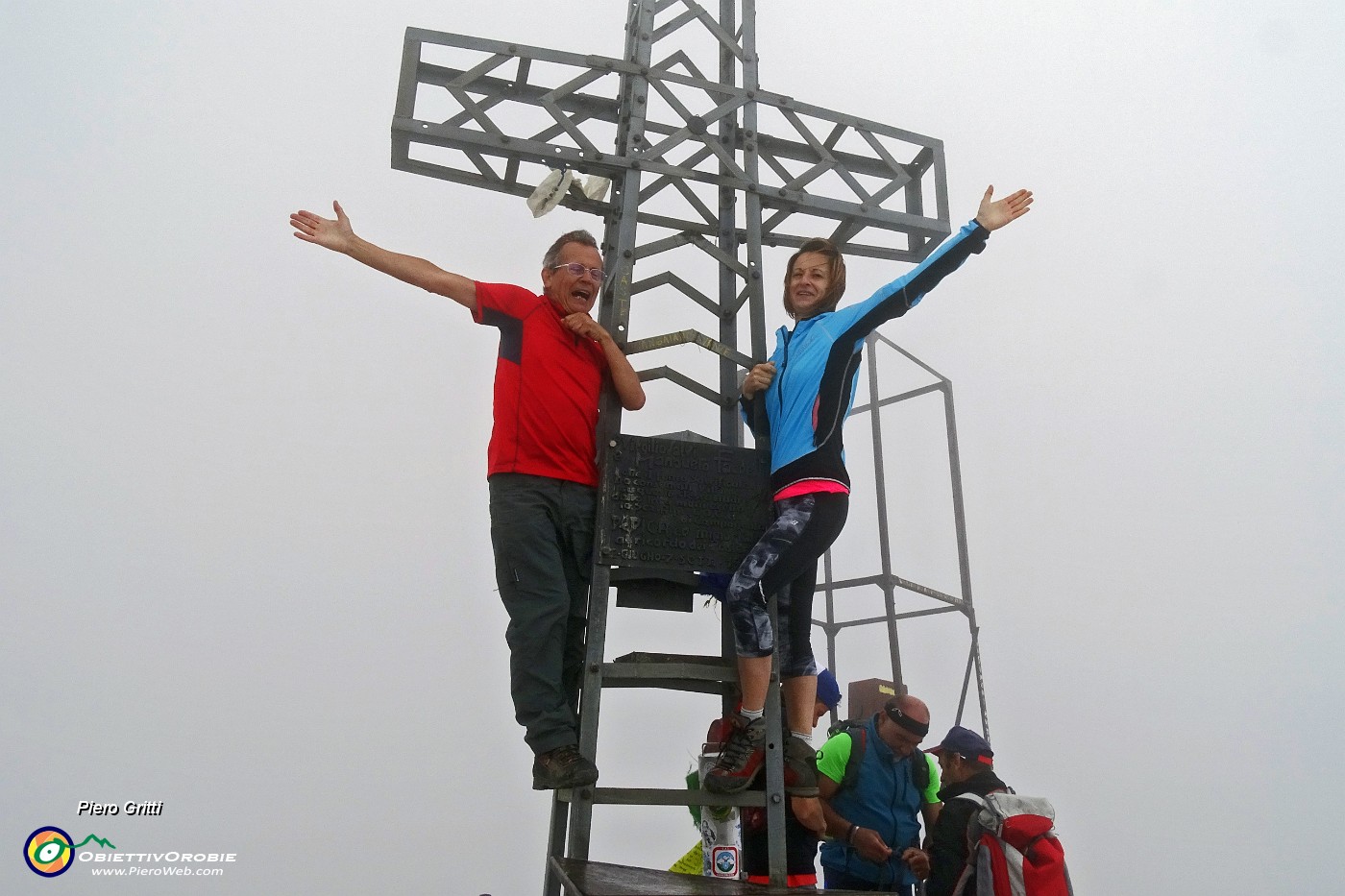 39 Croce di vetta del Pizzo Arera (2512 m).JPG -                                